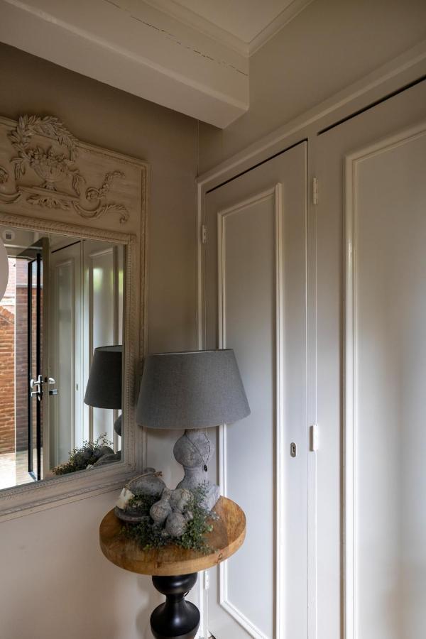 Heritage 17Th Century City Apartment Monsieur Philippe Леуварден Екстериор снимка