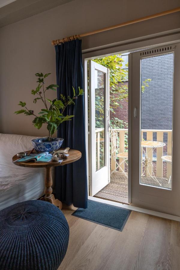 Heritage 17Th Century City Apartment Monsieur Philippe Леуварден Екстериор снимка